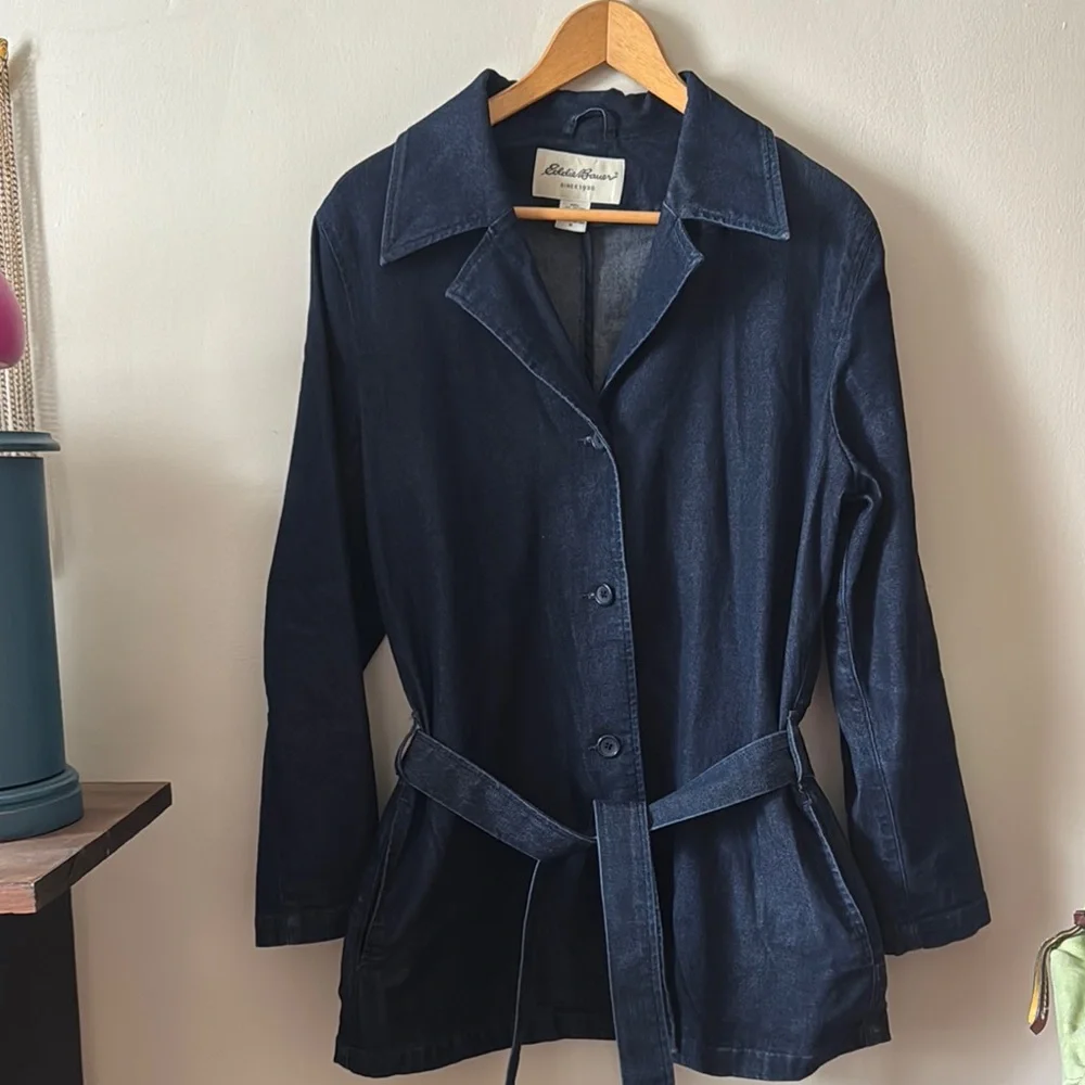 💙🐟🐳🔵Eddie Bauer Blue Jean Jacket Classic Lightweight Design - Picture 1 of 10